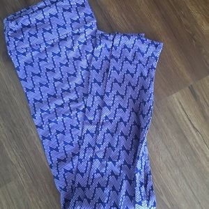 Purple designed lularoe leggings
